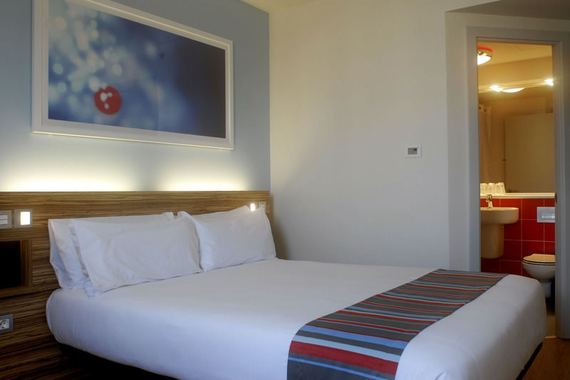 Travelodge Croydon Central Exterior foto